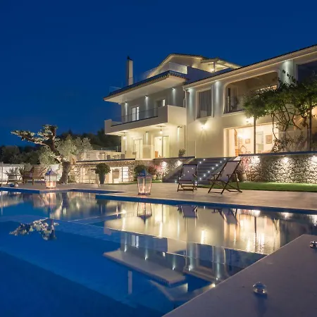Golden July Luxury Willa